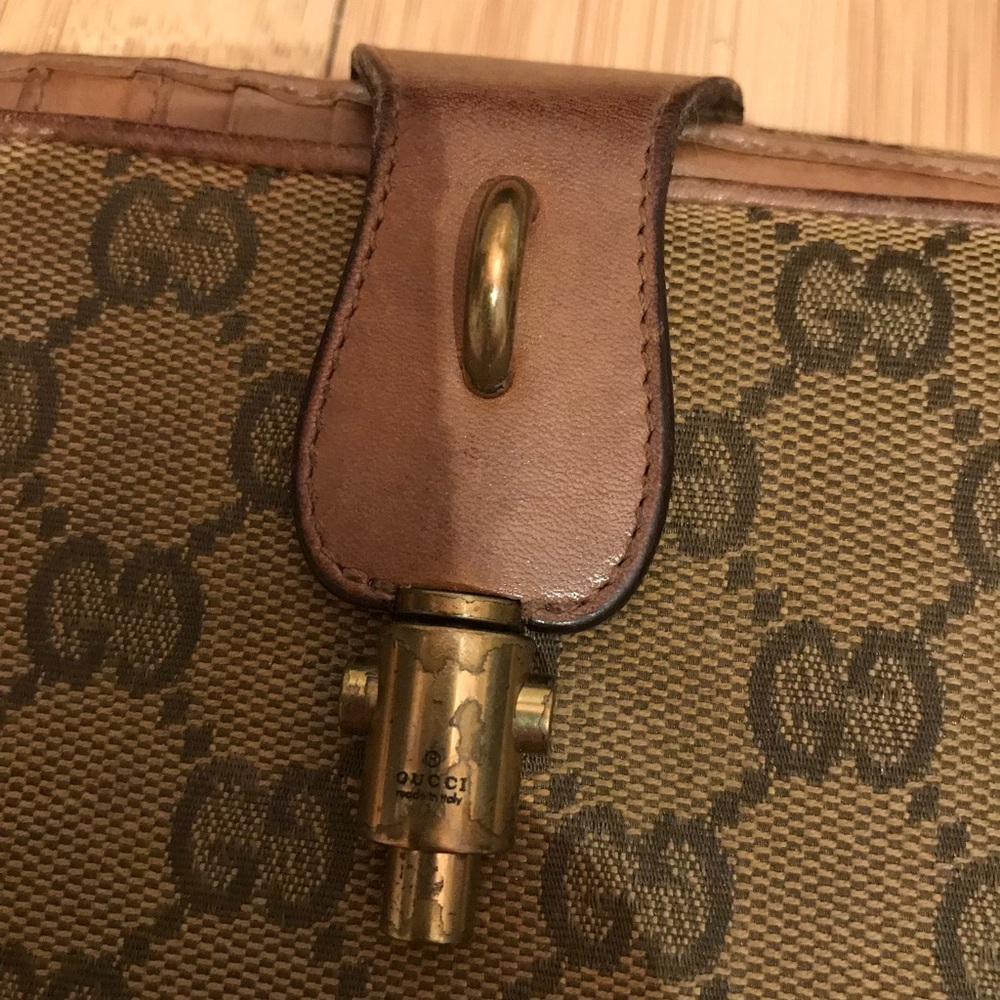 Gucci Classic Logo Wallet - Picture 4 of 7